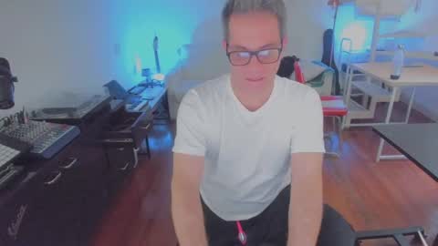 Snapshot of andy0pandi chatting on October 2025 04:16:01 PM Andrew online show from October 2025 04:16:01 PM