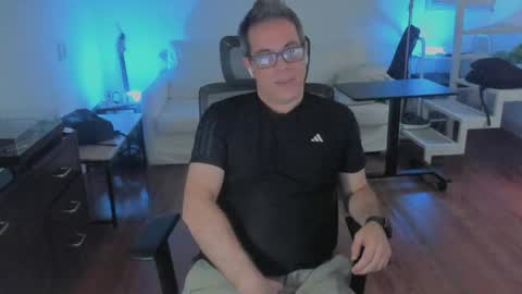 Snapshot of andy0pandi chatting on April 2026 02:25:01 PM Andrew online show from April 2026 02:25:01 PM