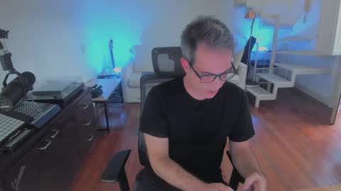 Snapshot of andy0pandi chatting on May 2026 05:07:01 PM Andrew online show from May 2026 05:07:01 PM