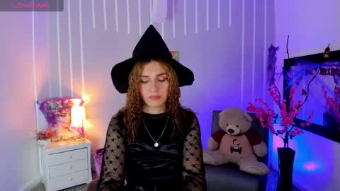 Andrea online show from October 2025 01:56:02 PM