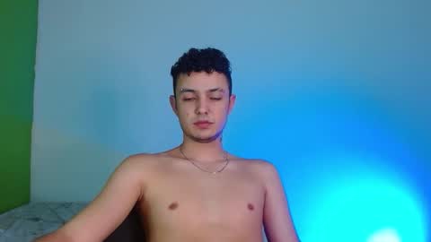 Snapshot of andy_gazmey chatting on October 2025 01:40:01 AM andy_gazmey online show from October 2025 01:40:01 AM