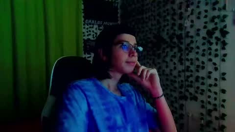 Snapshot of andy_gray01 chatting on October 2025 12:14:02 PM Andy Gray online show from October 2025 12:14:02 PM