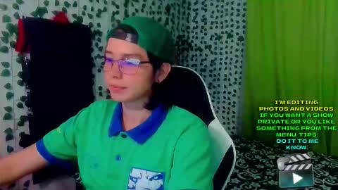 Snapshot of andy_gray01 chatting on October 2025 01:04:02 AM Andy Gray online show from October 2025 01:04:02 AM