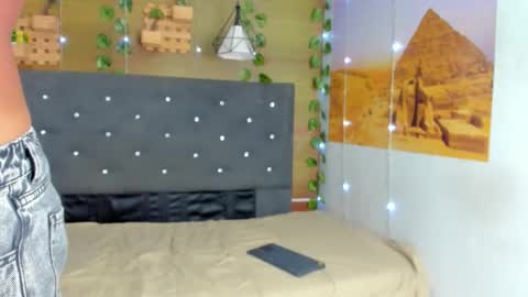 andy_jones7 online show from September 2025 03:39:02 AM
