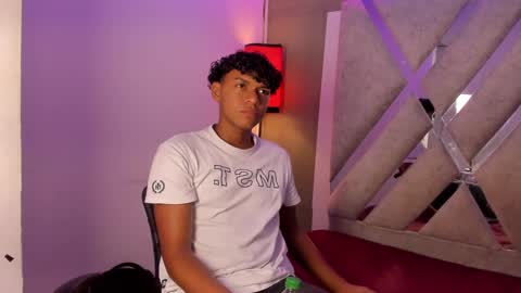 andy_jones7 online show from September 2025 03:11:02 AM