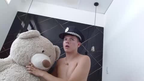 andyfame11 online show from September 2025 09:20:01 PM