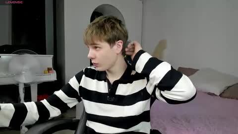 Mandy and Andy online show from November 2025 07:39:02 PM