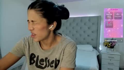 Andrea online show from October 2025 07:44:01 PM