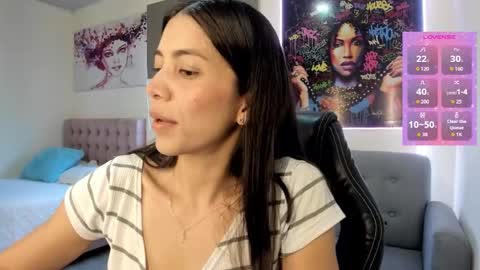 Andrea online show from October 2025 08:27:02 PM