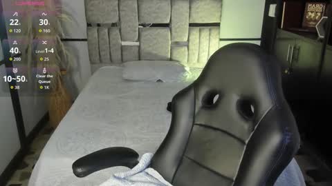 Snapshot of andywiills chatting on December 2025 09:00:01 PM Andy online show from December 2025 09:00:01 PM