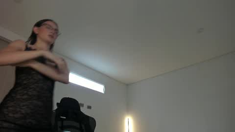      online show from February 2025 02:06:02 PM