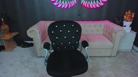 Anne online show from February 2025 08:57:01 PM