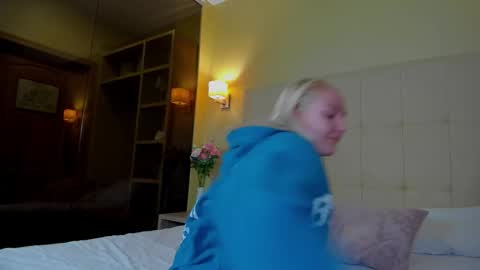 Snapshot of anet_dream chatting on December 2025 07:09:01 PM Anet Dream online show from December 2025 07:09:01 PM