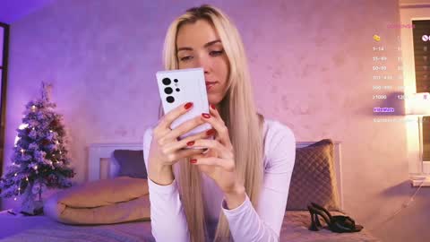 Anna online show from December 2024 06:19:02 PM