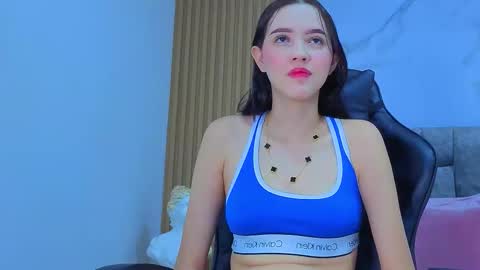 Snapshot of angel__kiss chatting on November 2025 11:21:02 AM angel__kiss online show from November 2025 11:21:02 AM