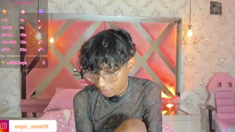 Snapshot of angel__sweet18 chatting on December 2024 12:33:02 AM online show from December 2024 12:33:02 AM