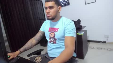 Snapshot of angel__tattoo chatting on April 2026 10:41:01 PM angel__tattoo online show from April 2026 10:41:01 PM
