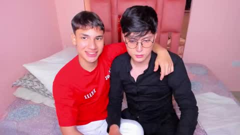 Snapshot of angel_and_jef chatting on November 2025 07:33:02 AM Angel and Jeff online show from November 2025 07:33:02 AM