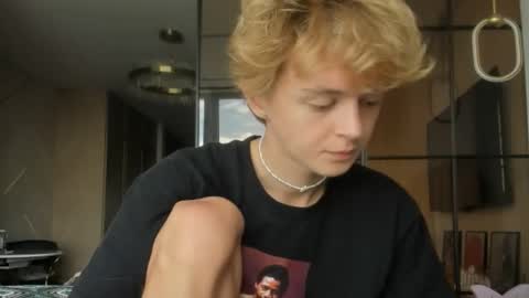 Snapshot of angel_andreww chatting on May 2026 10:33:01 AM angel_andreww online show from May 2026 10:33:01 AM