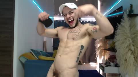 Angel Curl online show from May 2026 06:17:01 PM