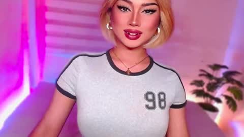 Snapshot of angel_eloaxx chatting on June 2026 06:45:02 PM Angel online show from June 2026 06:45:02 PM