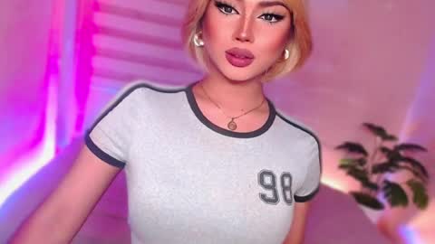 Snapshot of angel_eloaxx chatting on June 2026 07:52:02 PM Angel online show from June 2026 07:52:02 PM