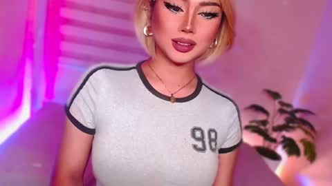 Snapshot of angel_eloaxx chatting on June 2026 06:47:01 PM Angel online show from June 2026 06:47:01 PM