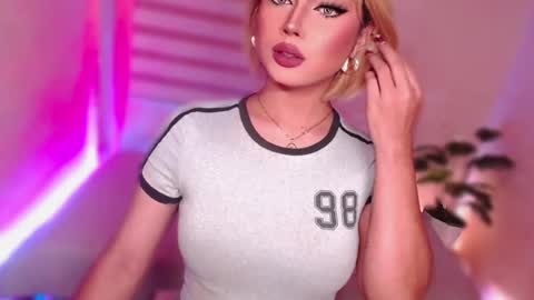 Snapshot of angel_eloaxx chatting on July 2026 09:55:02 AM Angel online show from July 2026 09:55:02 AM