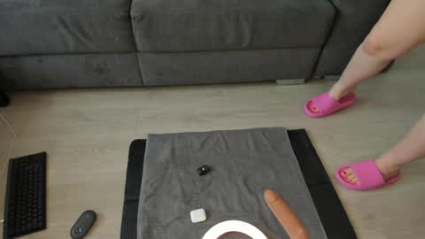 Viktoria online show from May 2026 12:00:01 PM