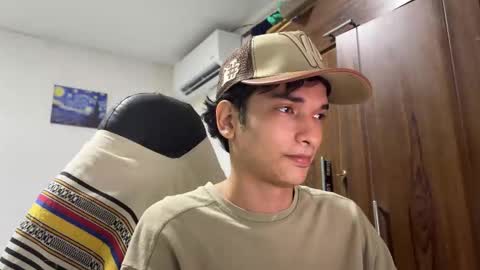 Angel online show from November 2025 10:30:02 PM