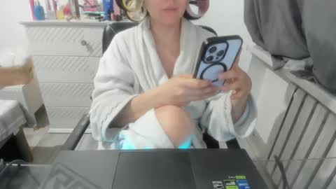 Snapshot of angel_lee__ chatting on January 2025 11:27:02 AM angel_lee__ online show from January 2025 11:27:02 AM