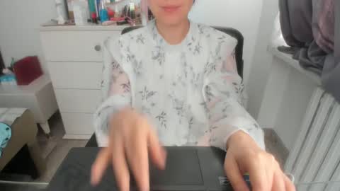 Snapshot of angel_lee__ chatting on February 2025 05:19:01 AM angel_lee__ online show from February 2025 05:19:01 AM