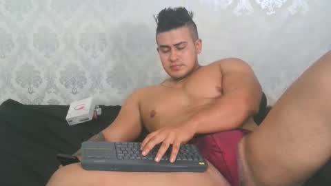 Angel Lein online show from November 2025 07:15:01 PM