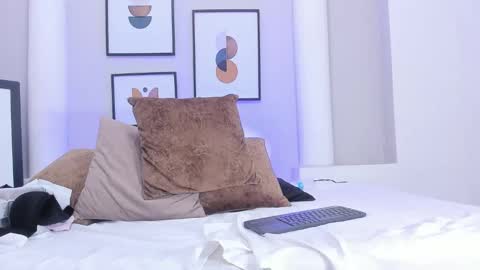 Angel  online show from January 2025 03:19:02 AM