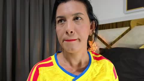Nicolle  online show from June 2026 10:57:02 AM