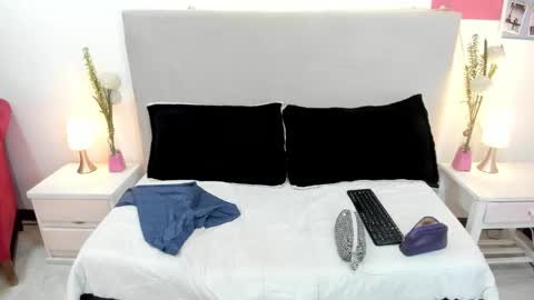 angel_velvet_ online show from October 2025 12:38:02 PM