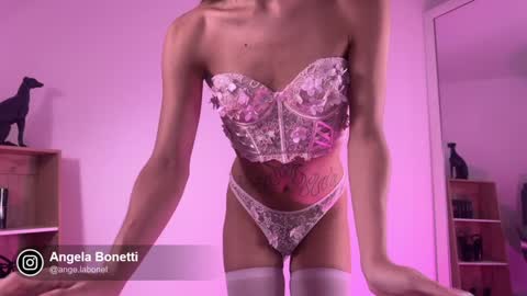 Snapshot of angela_bonetti chatting on January 2025 04:17:01 AM Angela Bonetti online show from January 2025 04:17:01 AM