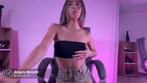 Snapshot of angela_bonetti chatting on February 2025 11:10:02 AM Angela Bonetti online show from February 2025 11:10:02 AM