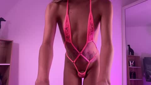 Snapshot of angela_bonetti chatting on March 2025 09:31:02 PM Angela Bonetti online show from March 2025 09:31:02 PM