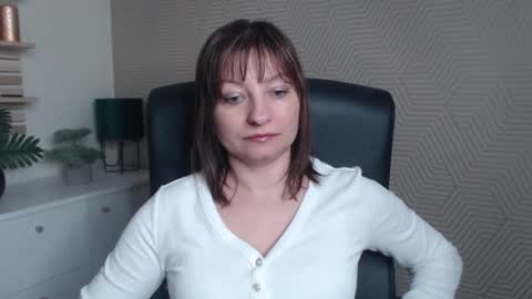 Snapshot of angela_samt chatting on January 2026 06:37:02 AM Angela online show from January 2026 06:37:02 AM