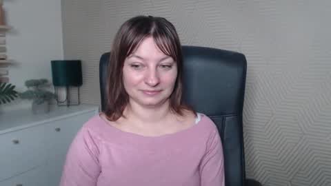 Snapshot of angela_samt chatting on January 2026 07:03:01 AM Angela online show from January 2026 07:03:01 AM