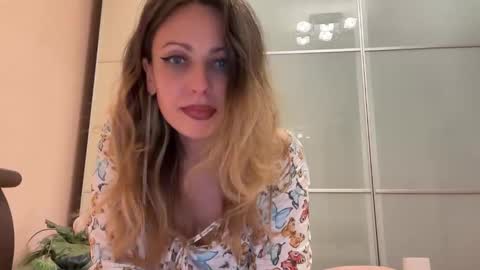 Snapshot of angelalexiss chatting on September 2025 05:03:01 PM AngelAlexiss online show from September 2025 05:03:01 PM