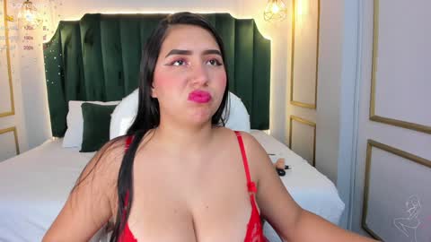 Snapshot of angelaluxi chatting on December 2024 12:25:02 PM Angela online show from December 2024 12:25:02 PM