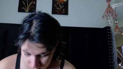 Snapshot of angelarumiee chatting on November 2025 07:35:02 PM Angela online show from November 2025 07:35:02 PM