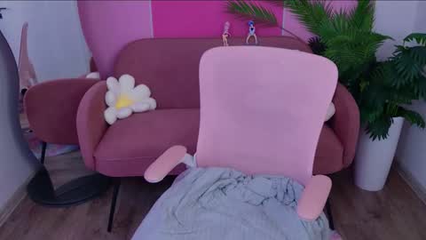 angel online show from October 2025 12:03:02 PM