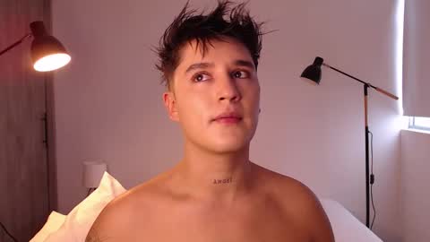 Angel online show from October 2025 07:42:02 PM