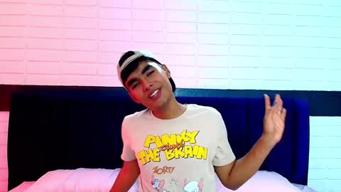 AngelduzZzt online show from October 2025 01:03:02 PM