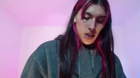 angele online show from November 2025 02:03:02 AM