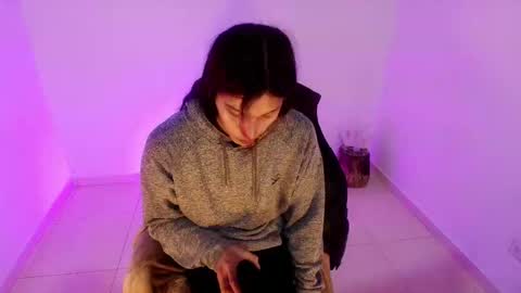 angele online show from March 2026 06:58:01 PM