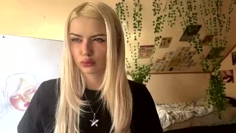 Snapshot of angelesgropper chatting on April 2026 09:10:01 AM Lena online show from April 2026 09:10:01 AM